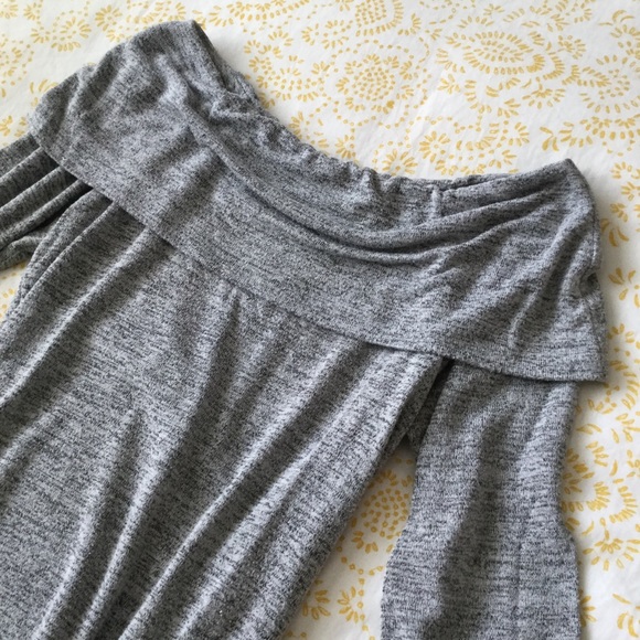 Cold Shoulder Dove Grey Long Sleeve Soft Sweater Cowl - Picture 3 of 6